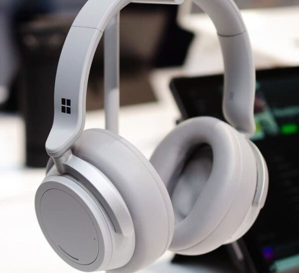 Microsoft Surface Headphones 2 (Light Gray) ausinės - Pažangesnis būdas klausytis