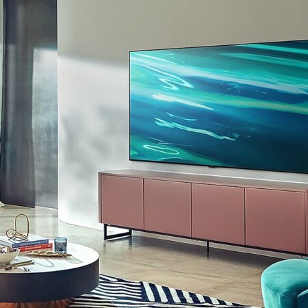 Samsung QLED 4K 2021 metų Q80A Smart televizorius vizualiai